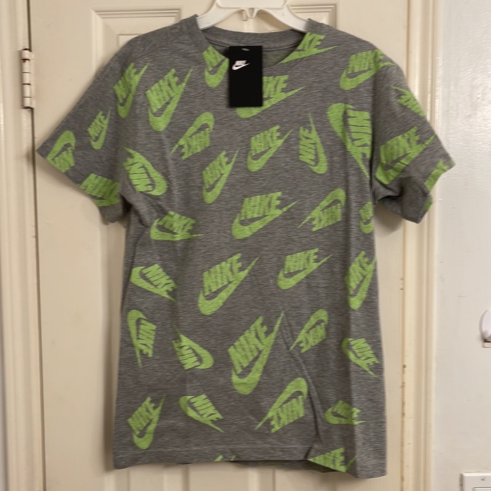 Nike Men’s Logo Shirt - Picture 3 of 8